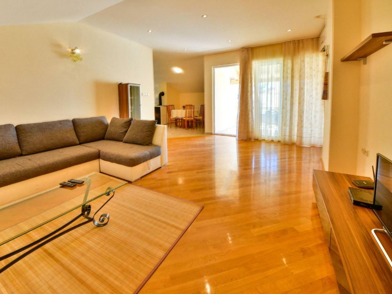 Apartment Olga-5 By Interhome Banjol Eksteriør billede